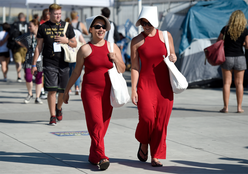 Summer Handmaid’s Tale cosplay, because, 2018 y’all.